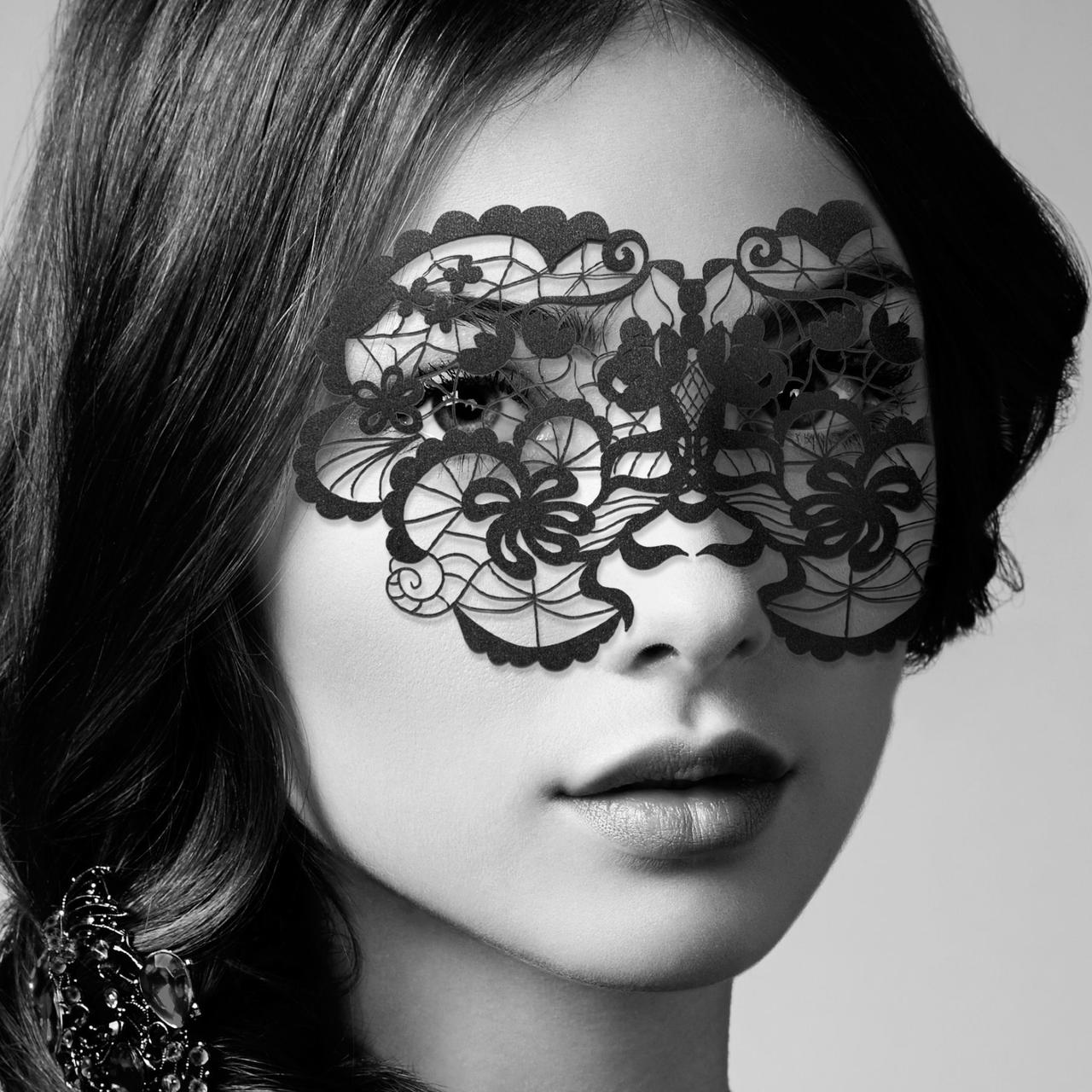 Маска в наявності Bijoux Indiscrets - Anna Mask, вінілова, клейове кріплення, без зав'язок в DIDO
