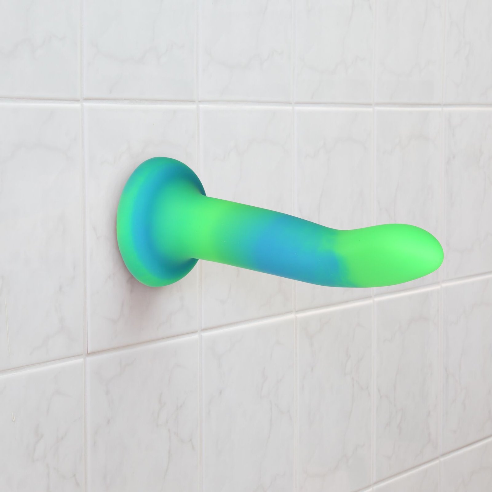 Фалоімітатор, що світиться в темряві, ADDICTION Rave 8″, Glow in the Dark Dildo Blue Green, 20,3 см - Зображення 6
