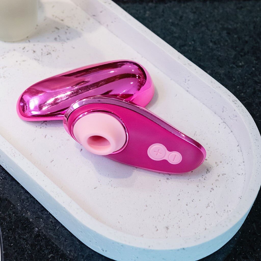 Вакуумний кліторальний стимулятор Womanizer Liberty 2 Iggy Azalea, 8 режимів, магнітна кришечка - Зображення 9